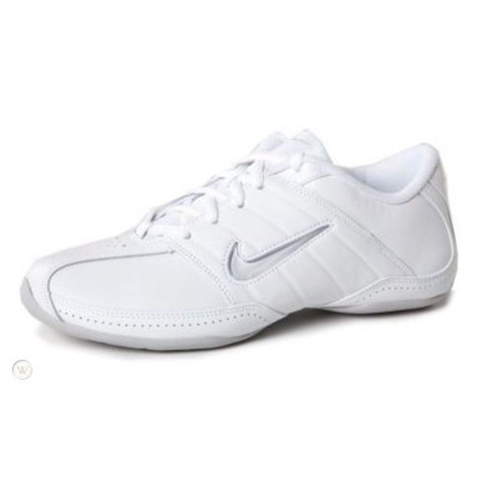 Nike Cheer sideline shoes size 6 worn once